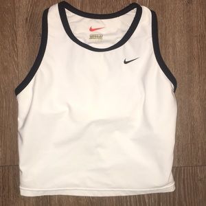 Nike sports top 40$